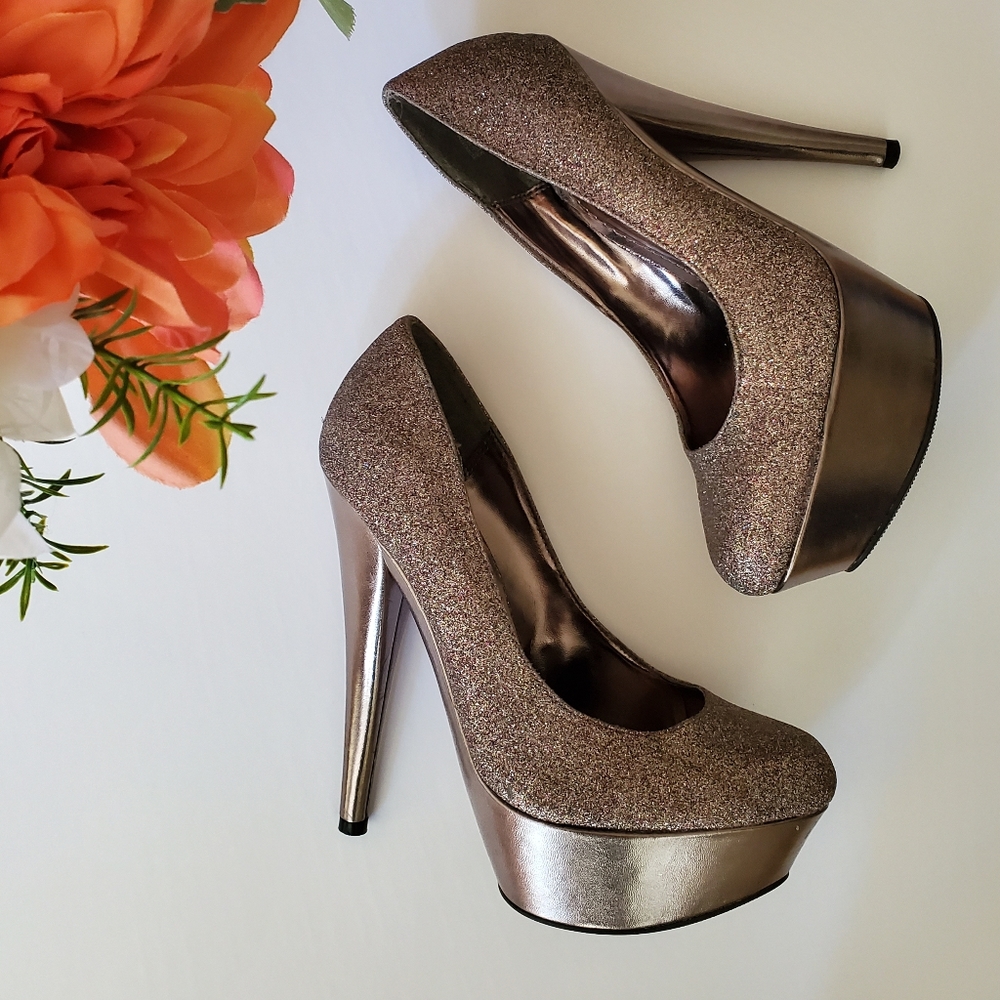Anne Michelle Top- Gun Pewter glitter Heels